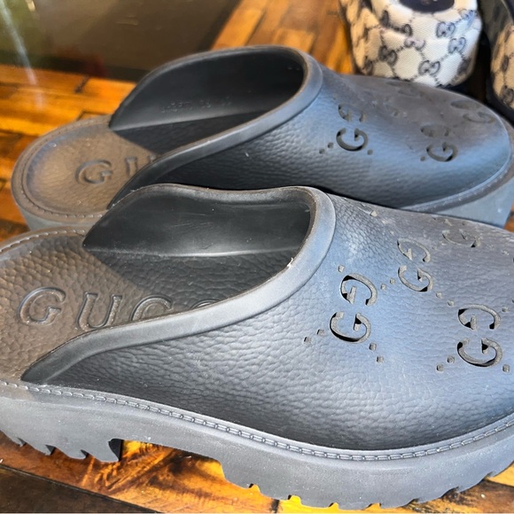Gucci Elea Rubber Clogs - Picture 3 of 4